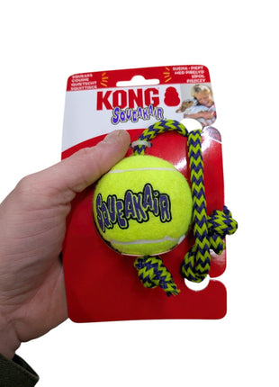 Kong Squeakair Bal Met Touw Geel / Blauw - Tennis bal, apporteerbal en piepspeeltje in een